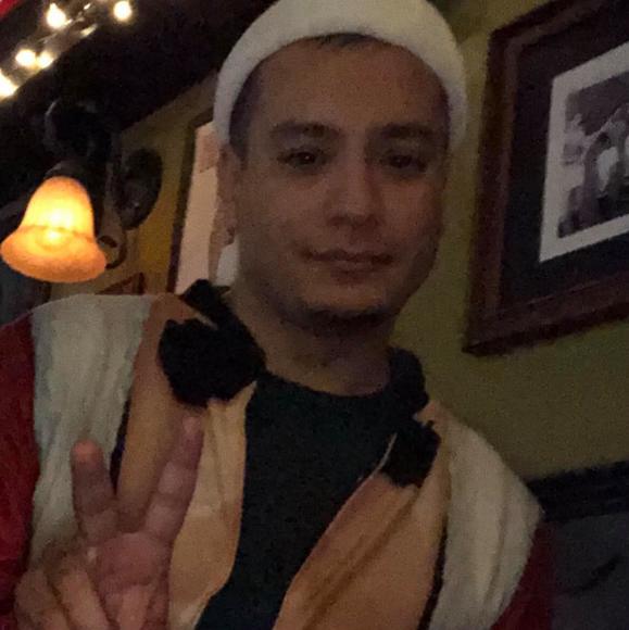 Profile Picture of Robert Cano (@robertcano) on Poshmark