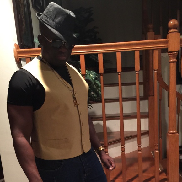 Profile Picture of Kwaku Addo (@kbdeals2020) on Poshmark