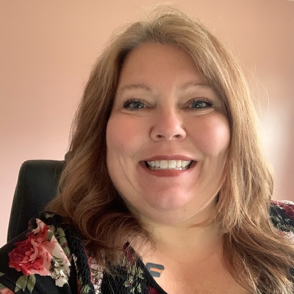 Profile Picture of Ann Portillo (@queen_nonna) on Poshmark