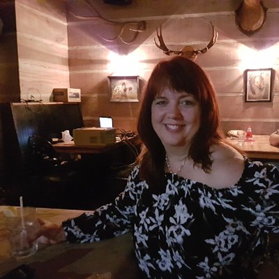 Profile Picture of Lori McLaughlin (@lorimclaugh) on Twitter