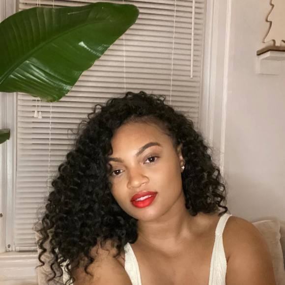 Profile Picture of Erica Leggett (@erica_leggett) on Poshmark