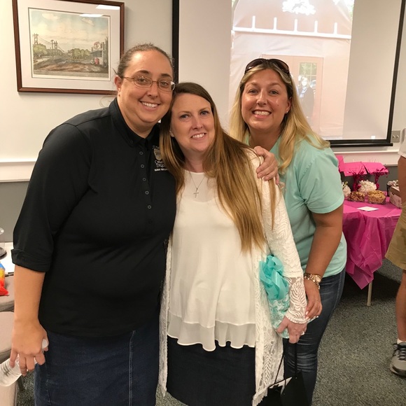 Profile Picture of Shelly Ferguson (@vintagelover405) on Poshmark