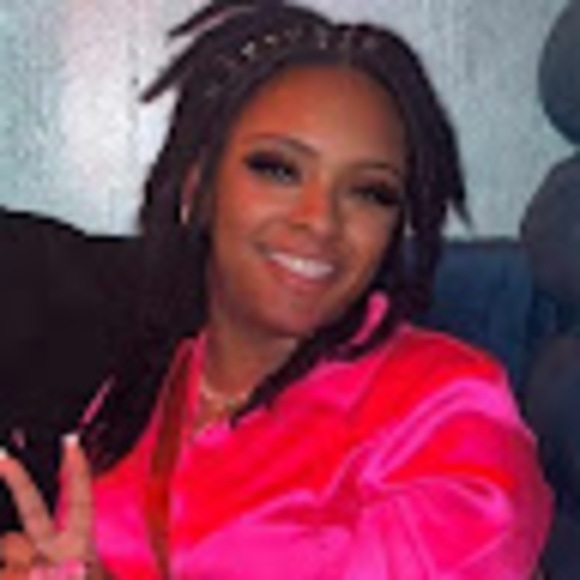 Profile Picture of Jaleesa Hartfield (@jayy_thecreator) on Poshmark