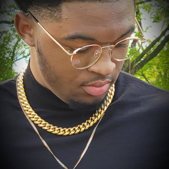 Profile Picture of Ray Dennis (@rayden19) on Poshmark