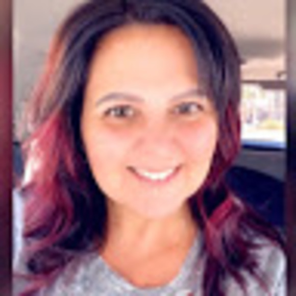Nancy Santos - Poshmark Profile Picture of Nancy Santos (@nancysantos945) on Poshmark