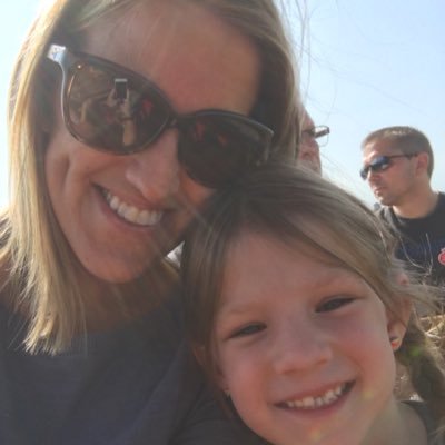 Profile Picture of Lisa Linder (@LKLinder) on Twitter