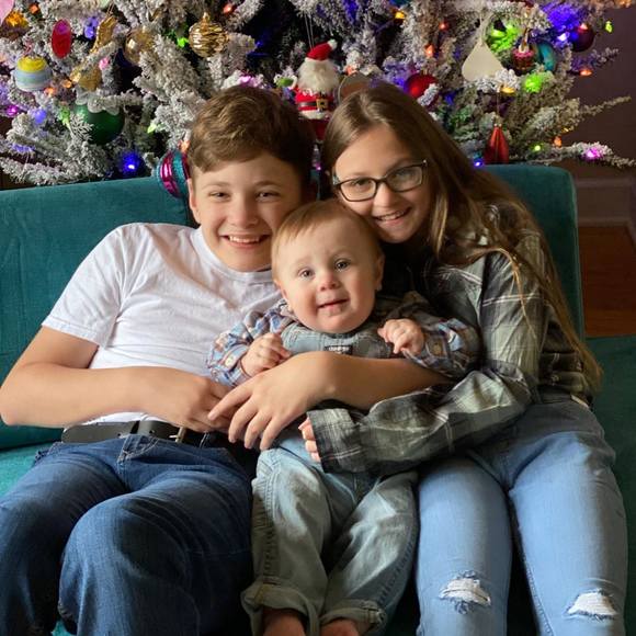 Profile Picture of Tiffany Seghini (@tiffanyseghini) on Poshmark