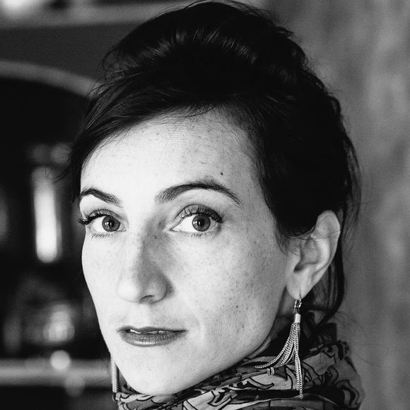 Profile Picture of Sarah Bashford (@batsbashford) on Poshmark