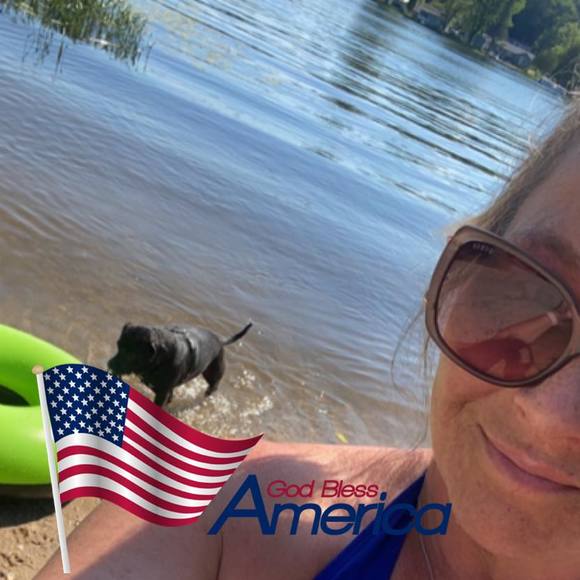 Profile Picture of Rochelle Holsworth (@roch2779) on Poshmark