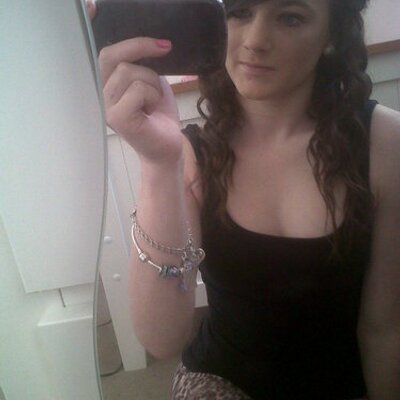 Profile Picture of Lucy Hanson (@lucy9321) on Twitter