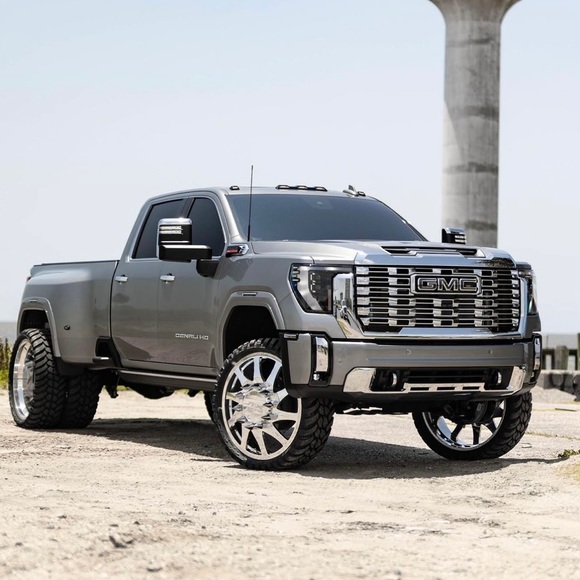 Profile Picture of Thomas Mcbride (@tmoebrinks111) on Poshmark