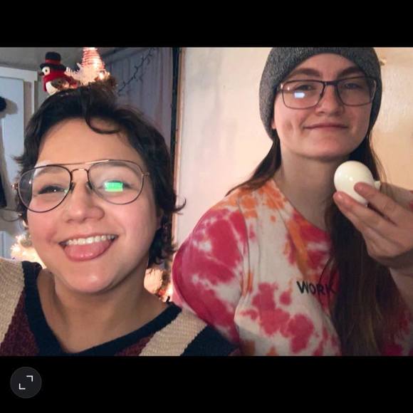 Profile Picture of Alex Maydole (@alexmaydole) on Poshmark