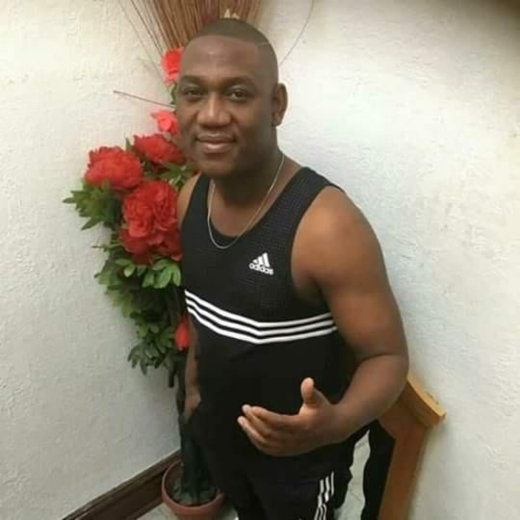 Profile Picture of Daniel Leonidas (@danieltleonidas) on Poshmark