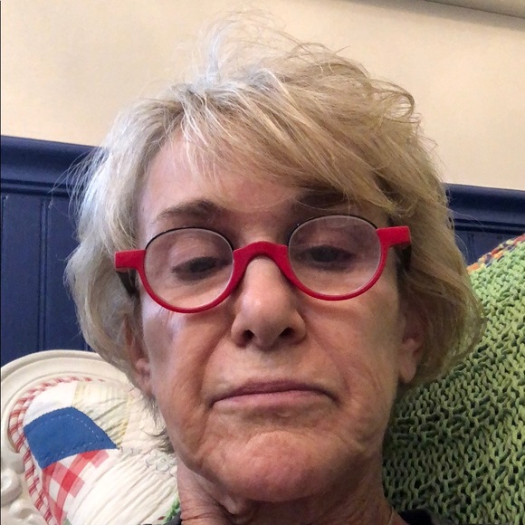 Profile Picture of Diane Kershenbaum (@dianeker) on Poshmark