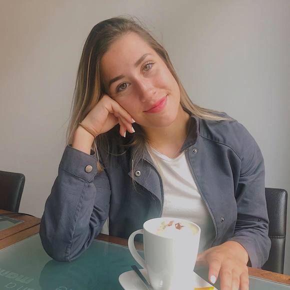 Elizabeth Cassibry - Poshmark Profile Picture of Elizabeth Cassibry (@lizziecassibry) on Poshmark