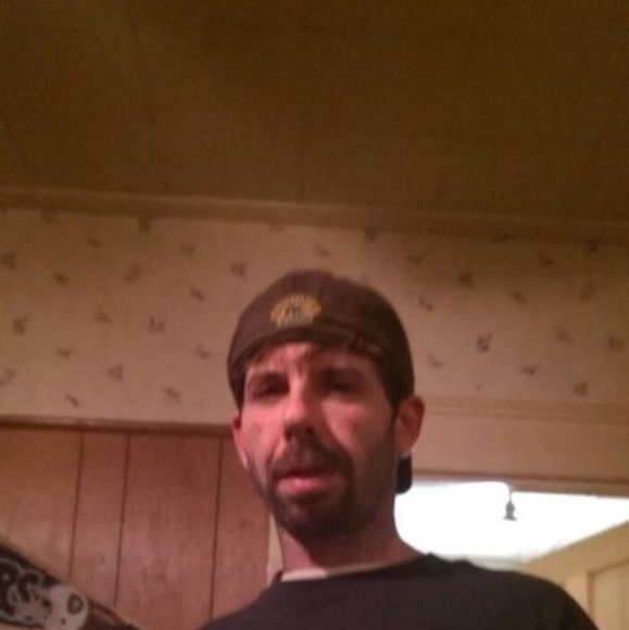 Profile Picture of Eric Alves (@heini1221) on Poshmark