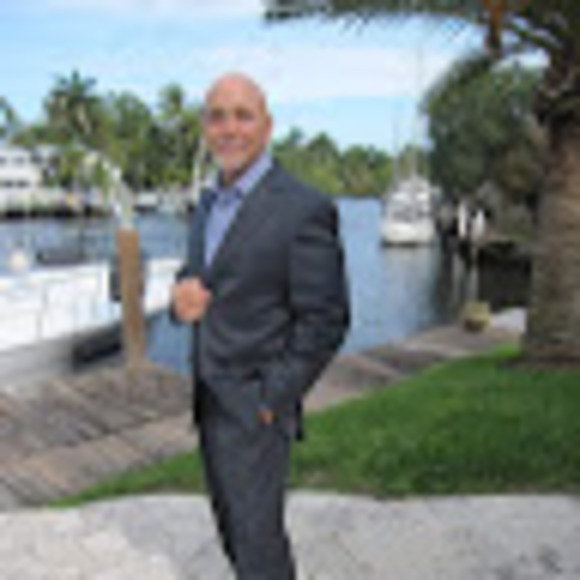 Profile Picture of Rene Alvarez (@renealvarez1105) on Poshmark