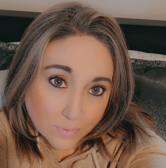 Profile Picture of Kim Krickeberg (@kimk79) on Poshmark