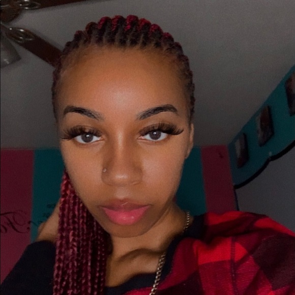 Profile Picture of Tiffani Rice (@tiffricd) on Poshmark