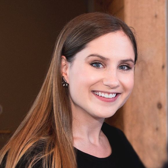 Ally Bradtke - Poshmark Profile Picture of Ally Bradtke (@abra12345) on Poshmark