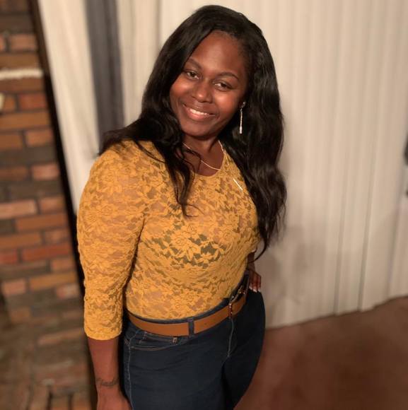 Profile Picture of Latrisa Bennett (@latrisabennett) on Poshmark