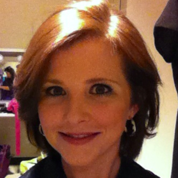 Profile Picture of Brandy Albert (@beesgoodies) on Poshmark