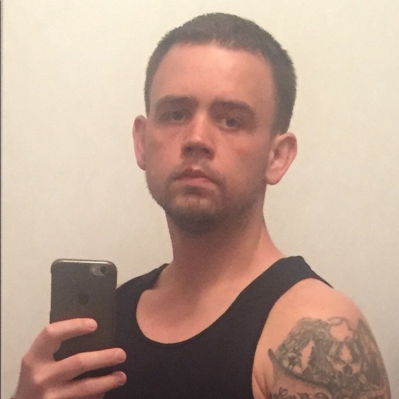 Profile Picture of Dustin Eckols (@daeckols) on Poshmark