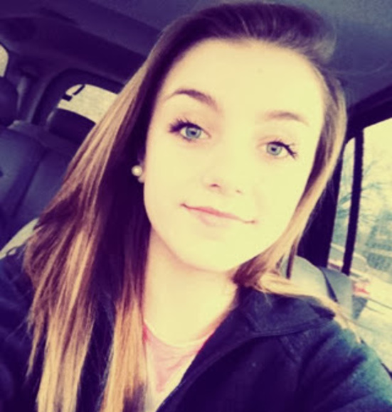 Profile Picture of Sierra Schilcher (@s_schilcher) on Poshmark