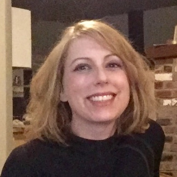 Profile Picture of Meredith Gandt (@ava2019) on Poshmark