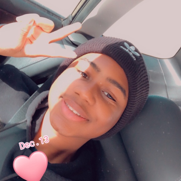 Profile Picture of Ricardo Ashmeade (@ricardoashmeade) on Poshmark