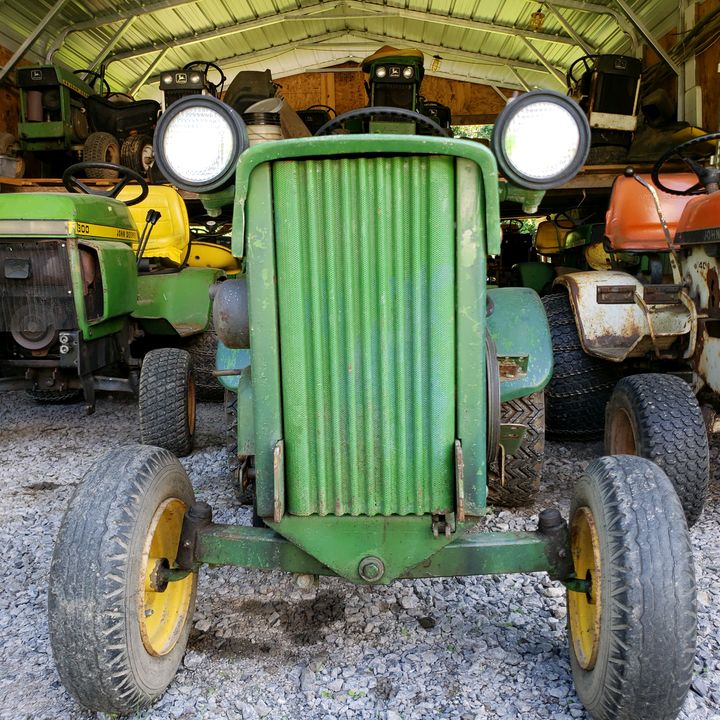 Profile Picture of Alan Wolfe (@@wolfesden_tractor) on Tiktok
