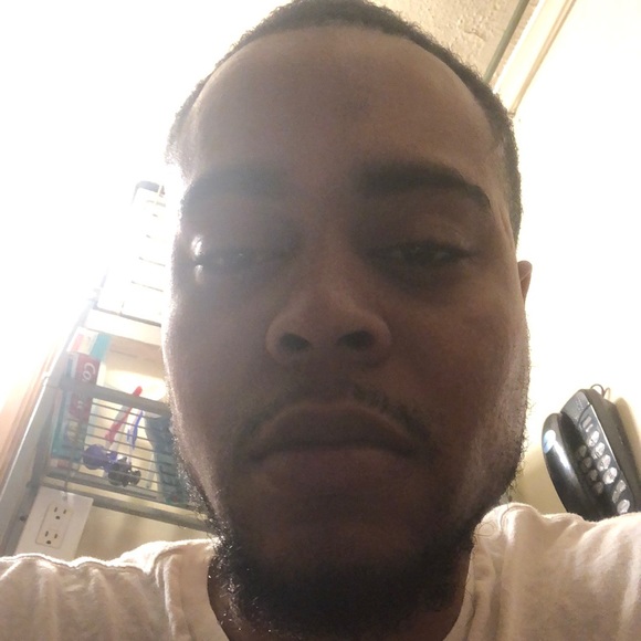 Profile Picture of Devin Hayes (@dhayes15) on Poshmark