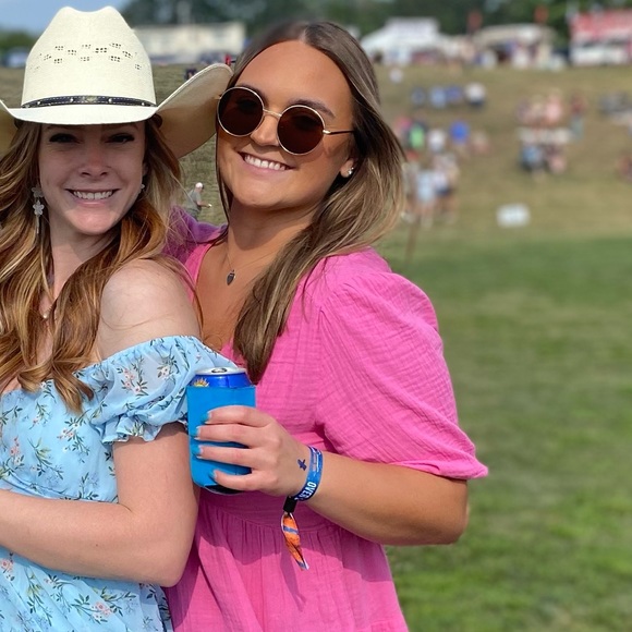 Profile Picture of Isabelle Pirner (@isabellepirner) on Poshmark