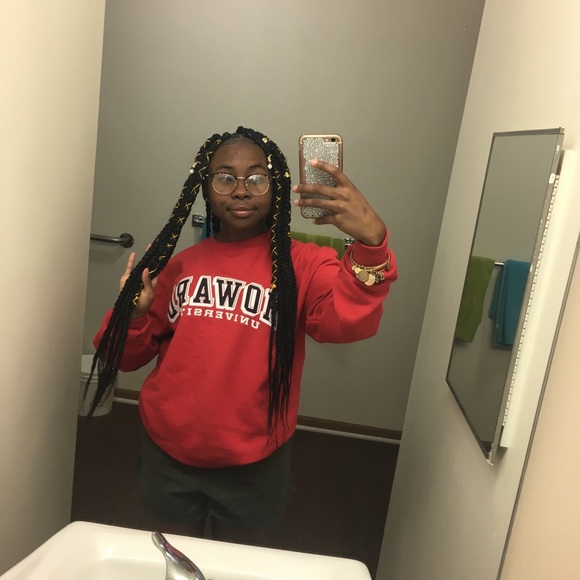 Profile Picture of Elnora Browne (@saucynora) on Poshmark