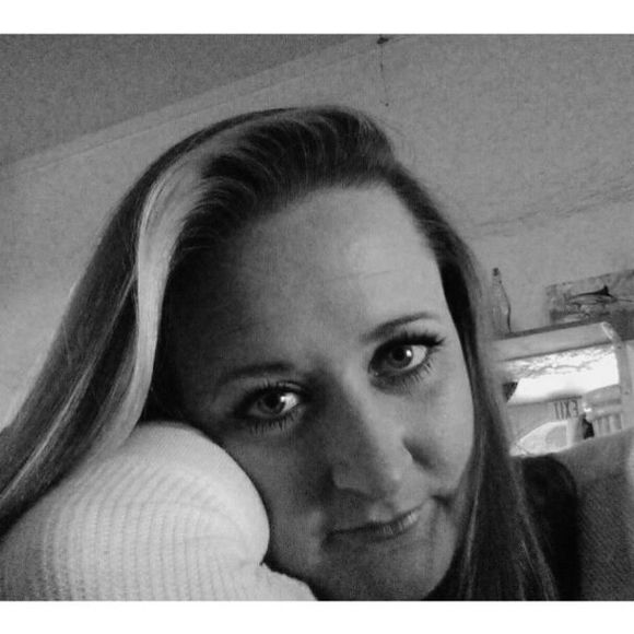 Profile Picture of Tonia Keyser (@toniagirl) on Poshmark