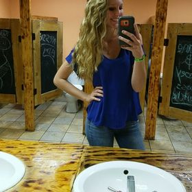 Profile Picture of Amber Raye (@johndeereamber) on Pinterest