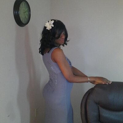 Profile Picture of April Holmes (@aprilholmes10) on Twitter