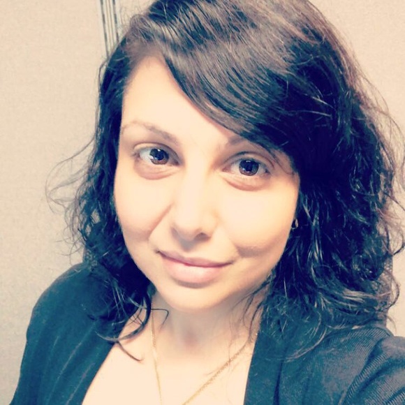 Maria Dimitropoulos - Poshmark Profile Picture of Maria Dimitropoulos (@mdimitrop) on Poshmark