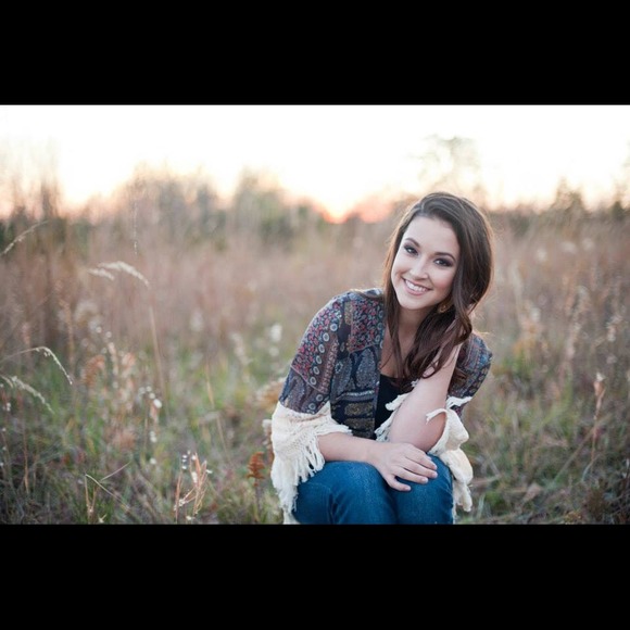 Profile Picture of Avery Heimbaugh (@averyheimbaugh) on Poshmark