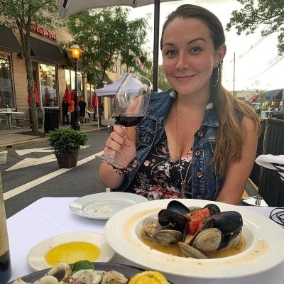 Profile Picture of Julia Koval (@JuliaKoval20) on Twitter