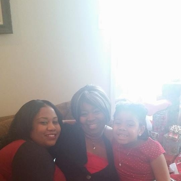 Profile Picture of Seretha Brown (@serethab04) on Poshmark