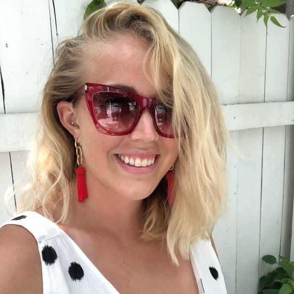 Profile Picture of Christine Carreira (@carreiracc) on Poshmark