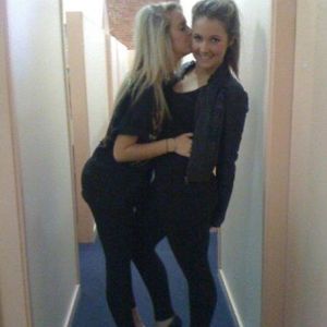 Profile Picture of Ellie Cummins (@elleexoxo) on Myspace