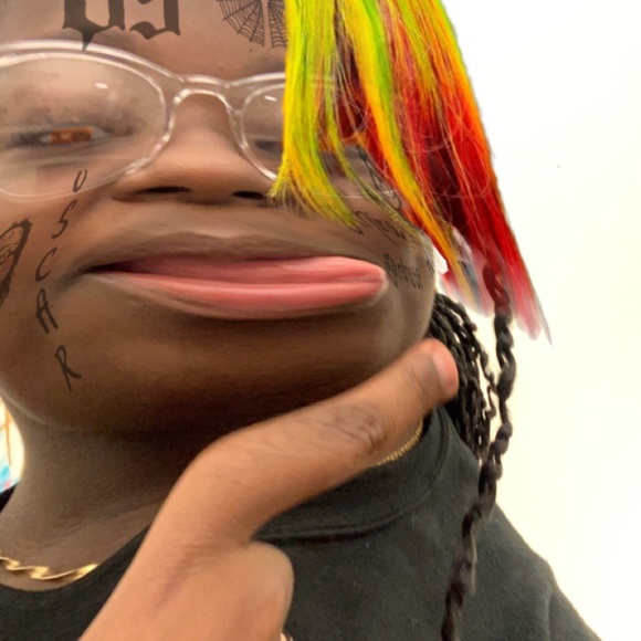 Profile Picture of Amiah Phillips (@amiah_phillips) on Poshmark