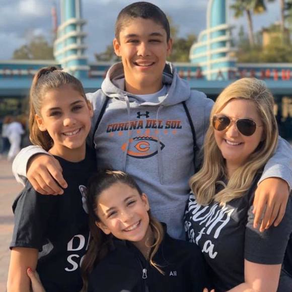 Profile Picture of Alyssa Baumunk (@alyssabaumunk) on Poshmark