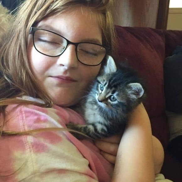 Profile Picture of Skyla Harrison (@skylaviolet) on Poshmark