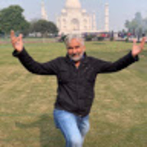 Profile Picture of Robert Shepard (@sheproberts) on Poshmark