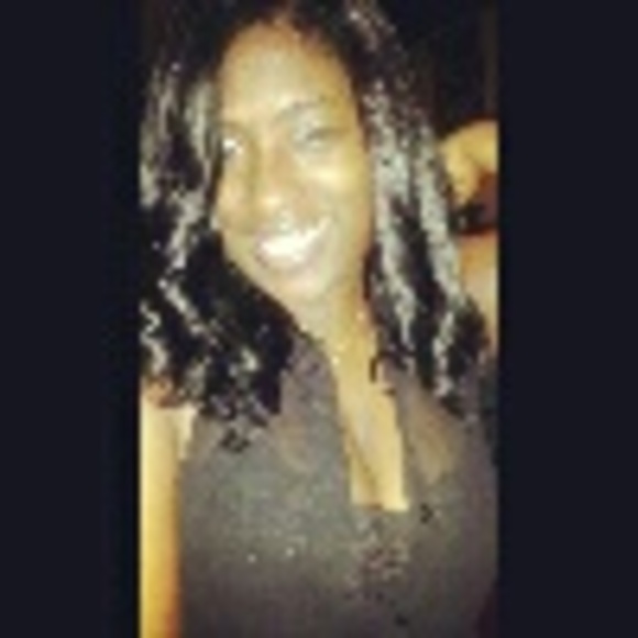 Profile Picture of Dominique Mccray (@bedstuy87) on Poshmark