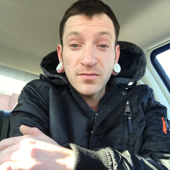 Profile Picture of Nathan Van ort (@sirnathan1986) on Poshmark