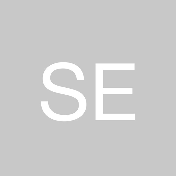 Profile Picture of Sharon English (@asprproject) on Poshmark